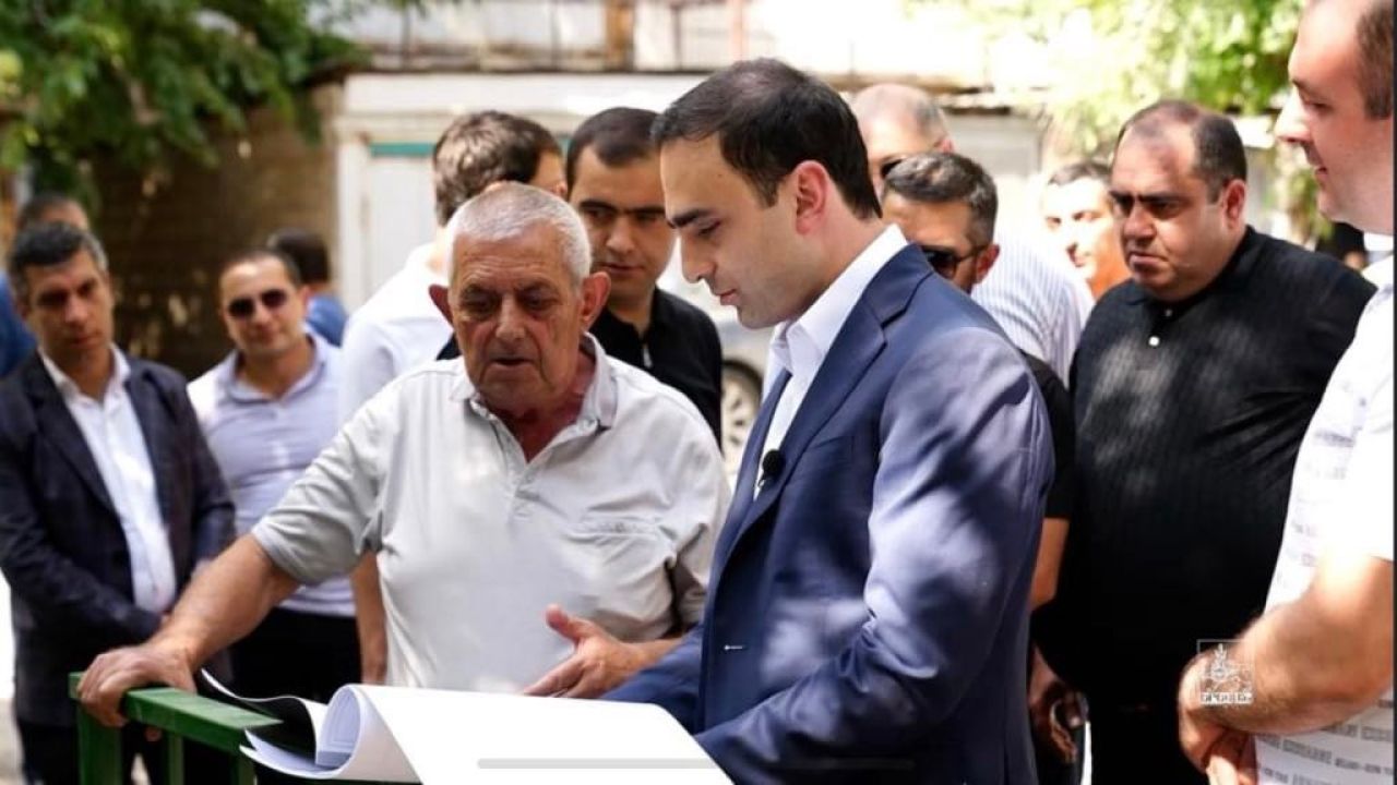 Էրեբունիում ավելի քան 260 անհարմար բակեր մաքրվում են և վերադարձվում բնակիչներին. քաղաքապետ