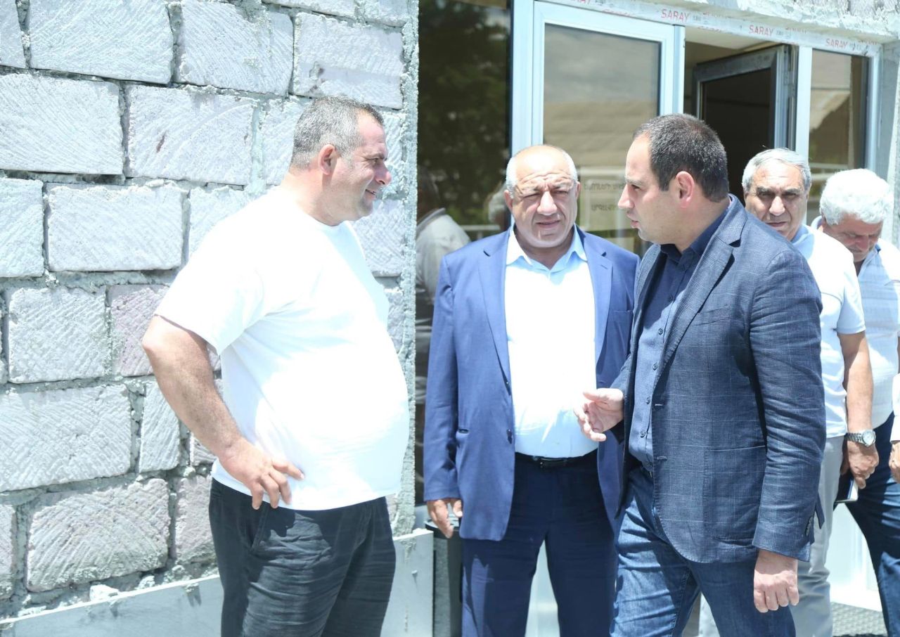 Մարզպետ Դավիթ Խուդաթյանն Արաքս համայնքում ծանոթացել է իրականացված և ընթացքում գտնվող շինարարական աշխատանքներին