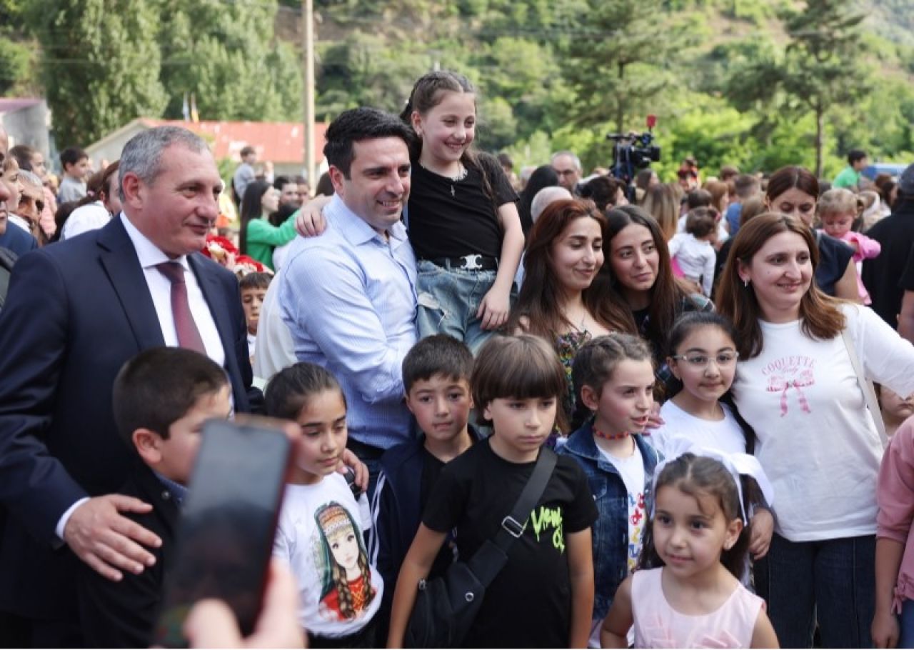 Ամեն ինչ անելու ենք, որպեսզի հնարավորինս մեղմացնենք աղետի պատճառով ձեզ հասցված վնասները. Ալեն Սիմոնյանն աշխատանքային այցով Լոռու մարզում է