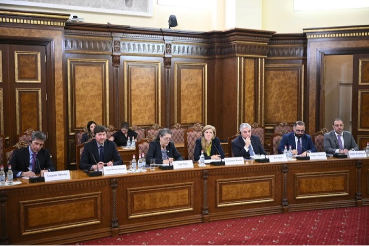 Փոխվարչապետ Մհեր Գրիգորյանն ընդունել է ԱՄՆ ՄԶԳ ղեկավար Սամանթա Փաուերին