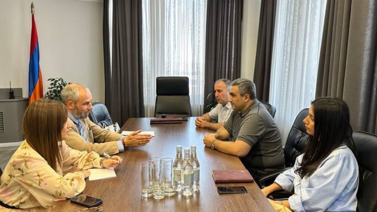 Բաբկեն Սեդրակյանն ընդունել է Հայաստանում Չեխիայի Հանրապետության արտակարգ և լիազոր դեսպան Պետր Պիրունչիկին