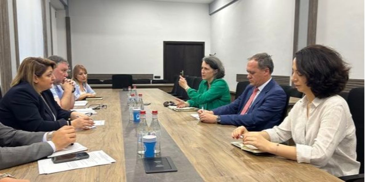 «Ճանապարհային դեպարտամենտ» հիմնադրամի ներկայացուցիչները հանդիպել են Եվրոպական ներդրումային բանկի (ԵՆԲ) պատվիրակության հետ