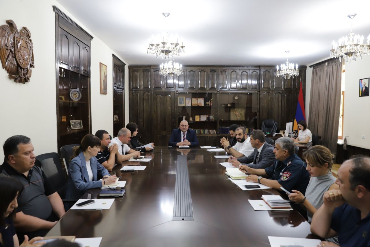 Շիրակի մարզպետի մոտ տեղի է ունեցել Գյումրիում կայանալիք «Ֆեստիվառ» փառատոնին նվիրված հանդիպում