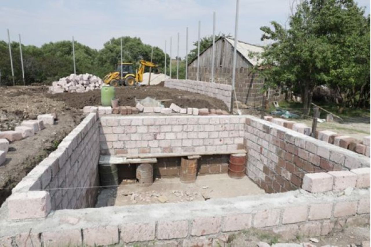 Մուշեղ Մուրադյանի հանձնարարությամբ աշխատակազմի պատասխանատուները մեկնարկել են խոշոր խեցգետնաբուծական համալիրի կառուցման աշխատանքները