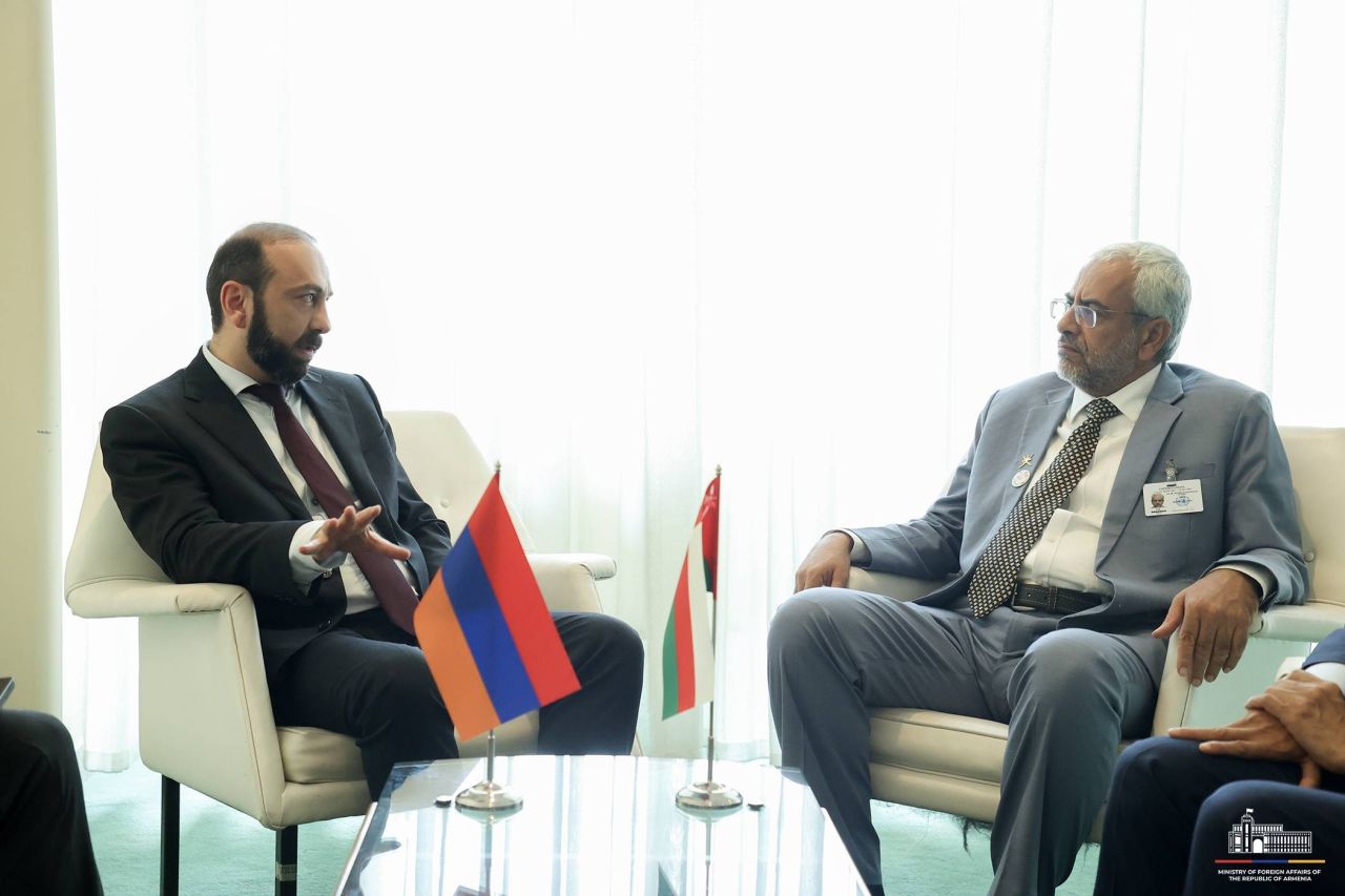 Հայաստանի ԱԳ նախարարը հանդիպում է ունեցել Օմանի էկոնոմիկայի նախարարի հետ