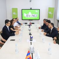 Ոլորտային խնդիրների լուծման շուրջ աշխատանքեր են տարվում. Մխիթար Հայրապետյանն այցելել է Ucom ընկերություն