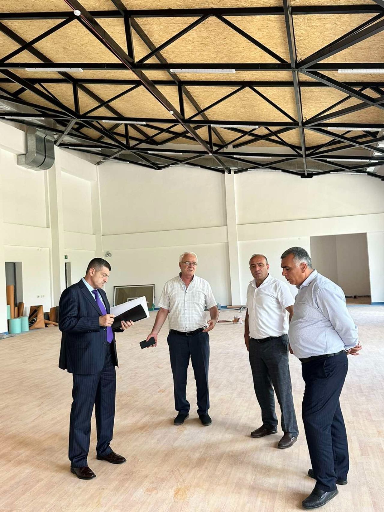 Վայոց ձորի մարզպետ Կոլյա Միքաելյանն այցելել է Եղեգիս համայնքի տարածքում պետական ներդրումներով կառուցվող մի շարք կառույցներ