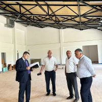 Վայոց ձորի մարզպետ Կոլյա Միքաելյանն այցելել է Եղեգիս համայնքի տարածքում պետական ներդրումներով կառուցվող մի շարք կառույցներ