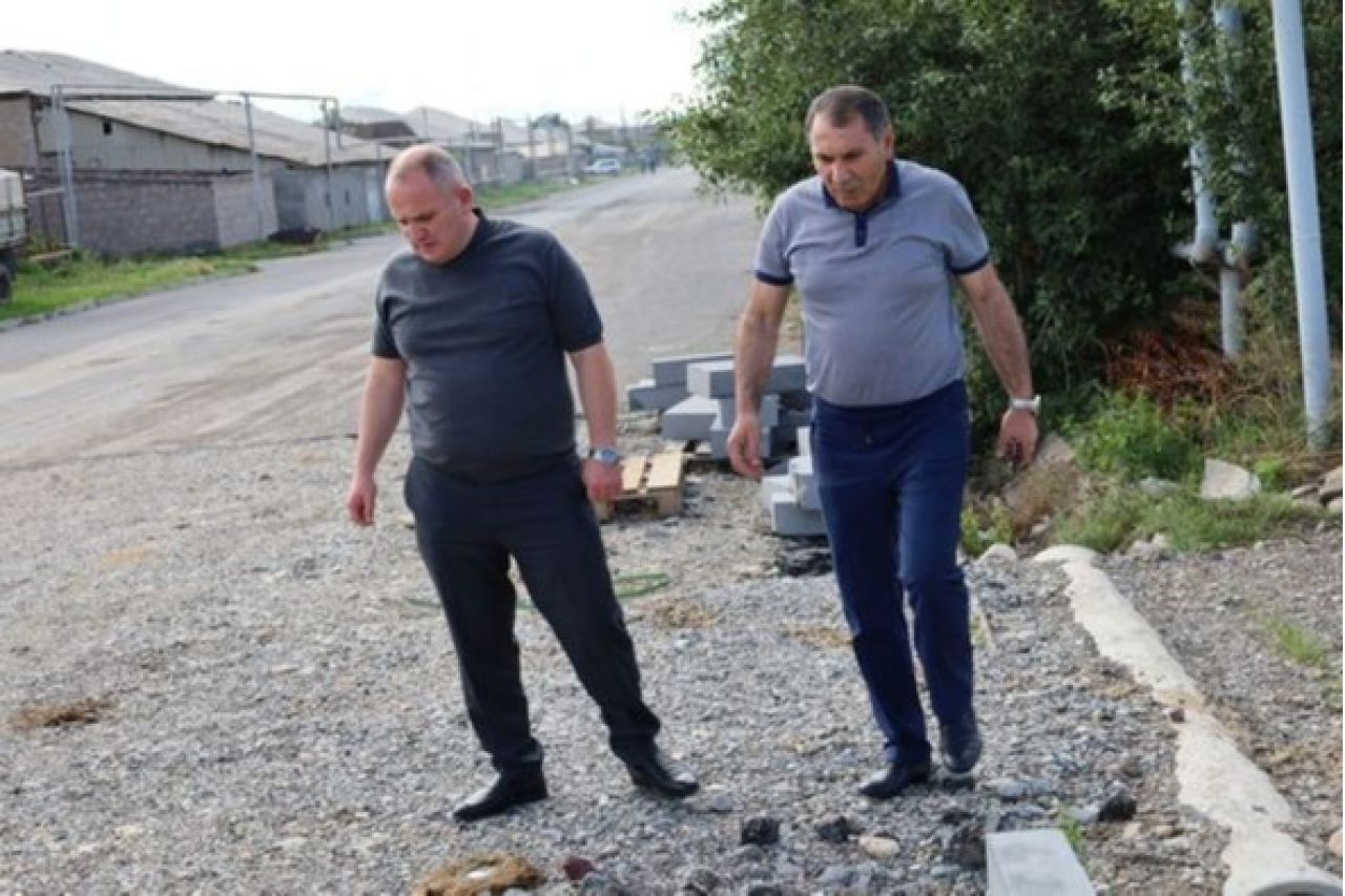 Վարդենիս համայնքի ղեկավար Ահարոն Խաչատրյանը մշտադիտարկում անցկացրեց Վարդենիս քաղաքի Գայի փողոցի շինհրապարակում