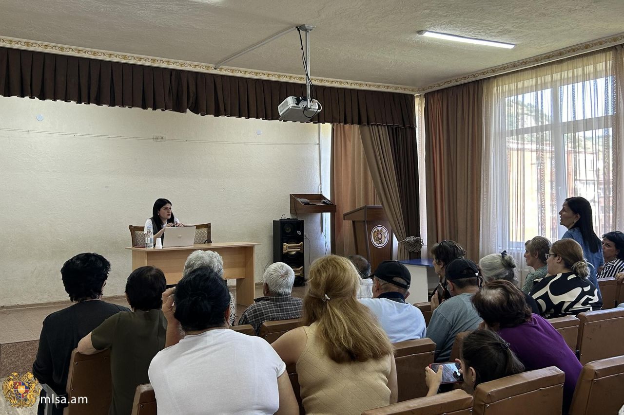 Գորիսում շահառուներին ներկայացվել են ԼՂ-ից բռնի տեղահանված ընտանիքների բնակարանային ապահովման պետական ծրագրի մանրամասները