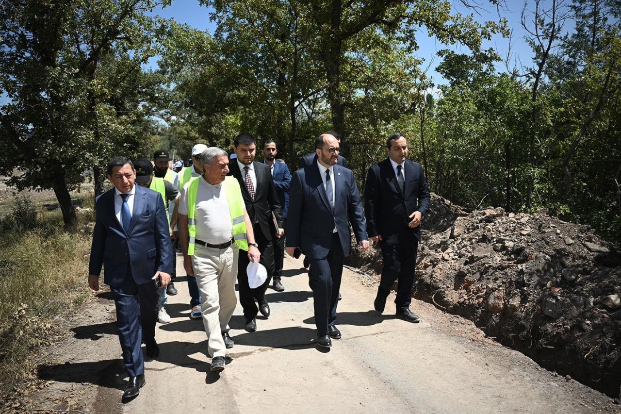 Արայիկ Հարությունյանն այցելել է Երևանի բուսաբանական այգի՝ ծանոթացել «Կյանքի պուրակ»-ի կառուցման աշխատանքների ընթացքին