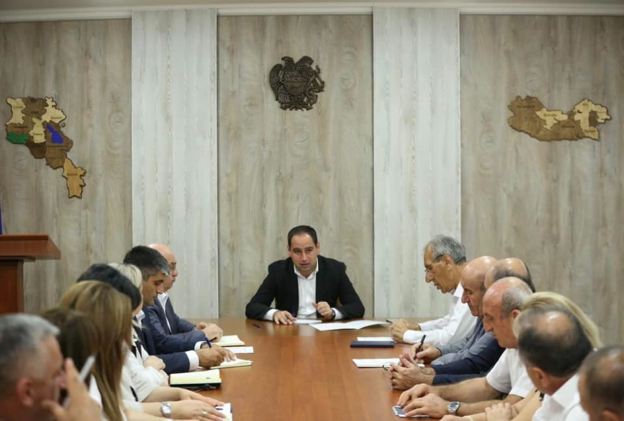 Դավիթ Խուդաթյանն անցկացրել է հերթական աշխատանքային խորհրդակցությունը