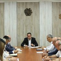 Դավիթ Խուդաթյանն անցկացրել է հերթական աշխատանքային խորհրդակցությունը