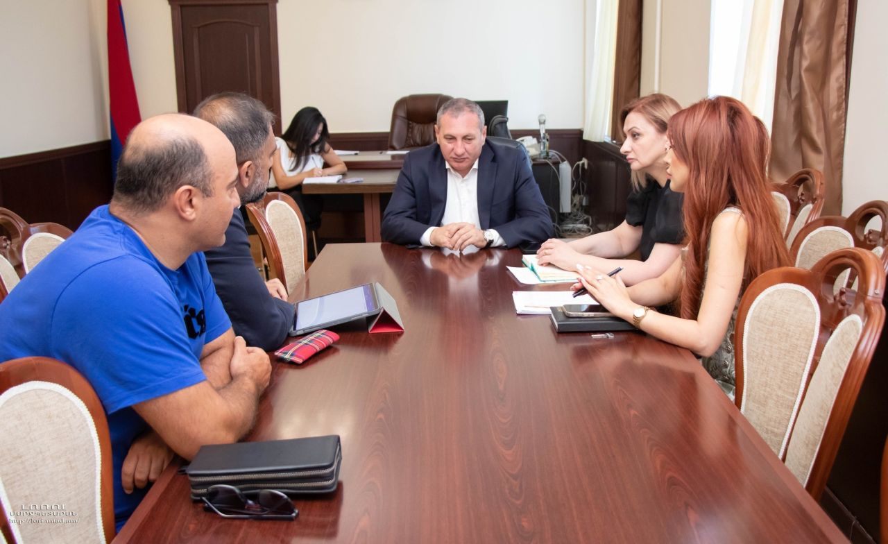 Քննարկվել են Լոռու մարզի ամբուլատորիաների վերանորոգման և բուժսարքավորումներով վերազինման հնարավորությունները