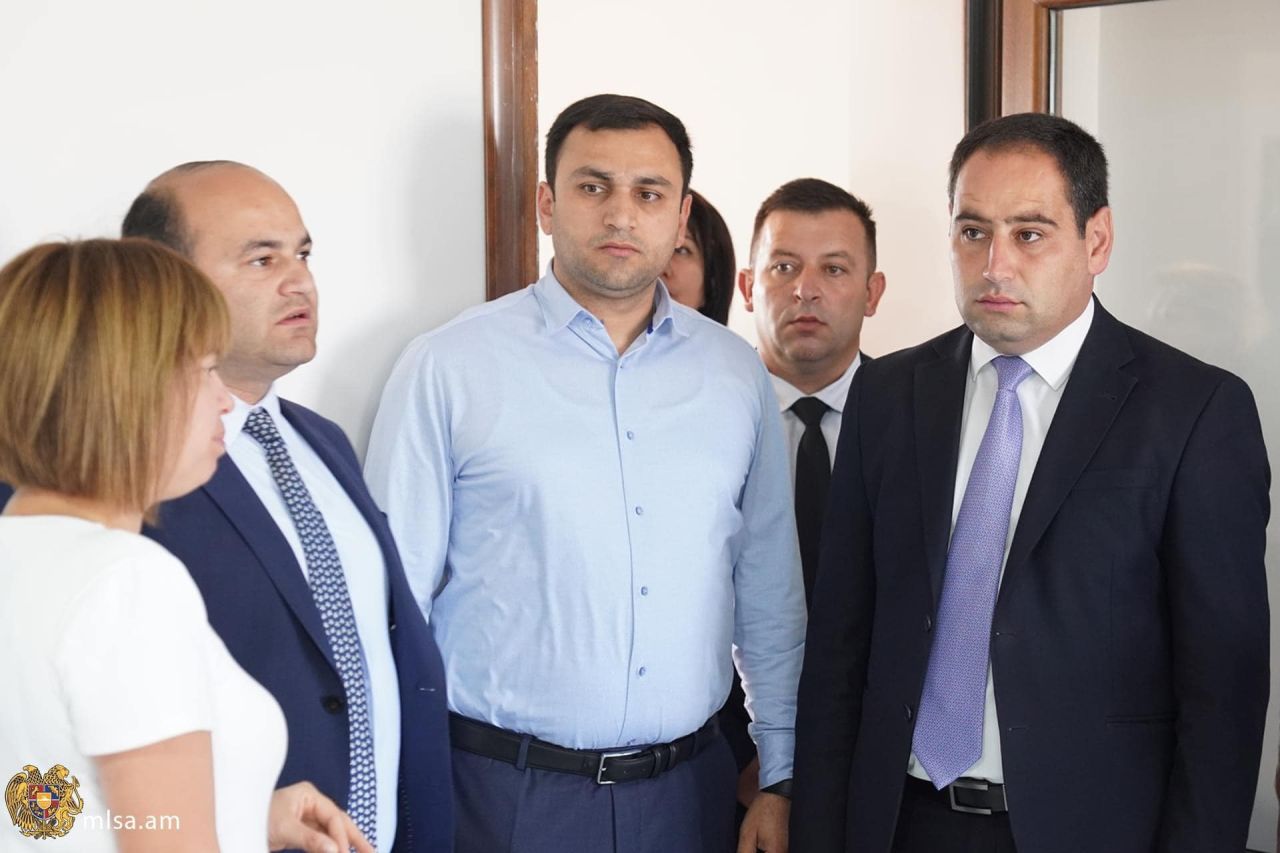 Նարեկ Մկրտչյանն այցելել է Խոյ համայնքի Գեղակերտ բնակավայրում գտնվող համայնքային փոքր տներ