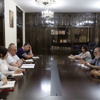 Գյուտարար-գիտնականները Շիրակի մարզպետին ներկայացրել են էներգաարդյունավետ շինանյութերի արտադրության բնագավառում համատեղ իրականացված հետազոտությունները