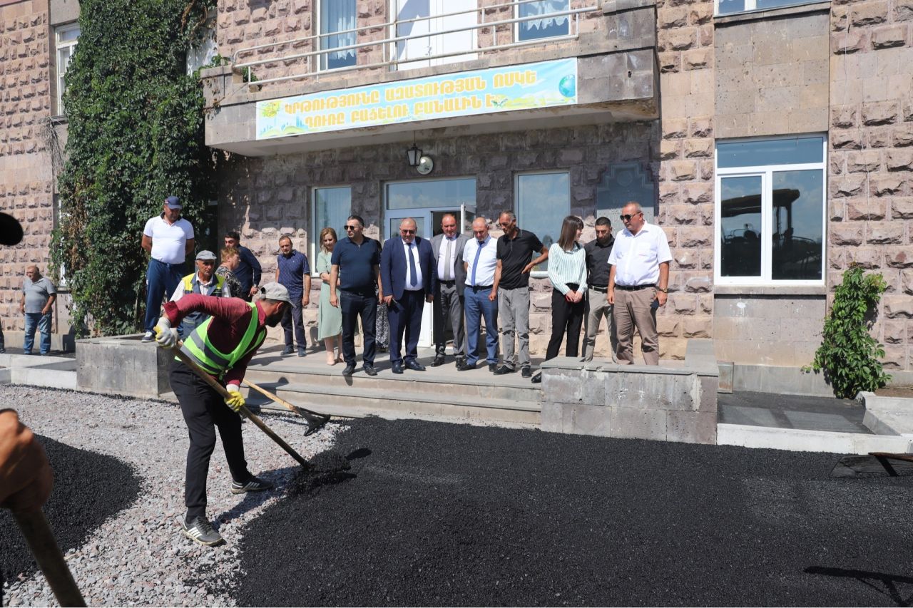 Շիրակի մարզպետն այցելել է Այգաբաց բնակավայր