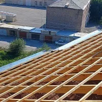 Ճամբարակ քաղաքում հիմնանորոգվում են բազմաբնակարան 3 շենքերի տանիքներ