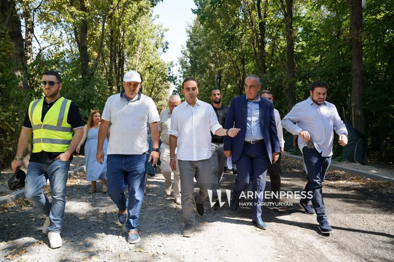 Երևանի քաղաքապետ Տիգրան Ավինյանը ծանոթացել է «Կյանքի պուրակ»-ի շինարարության ընթացքին