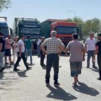Փաստինֆո. ««Սպայկան» քանդում է ոլորտը». արտահանող բեռնատարների վարորդները բողոքի ակցիա են իրականացնում