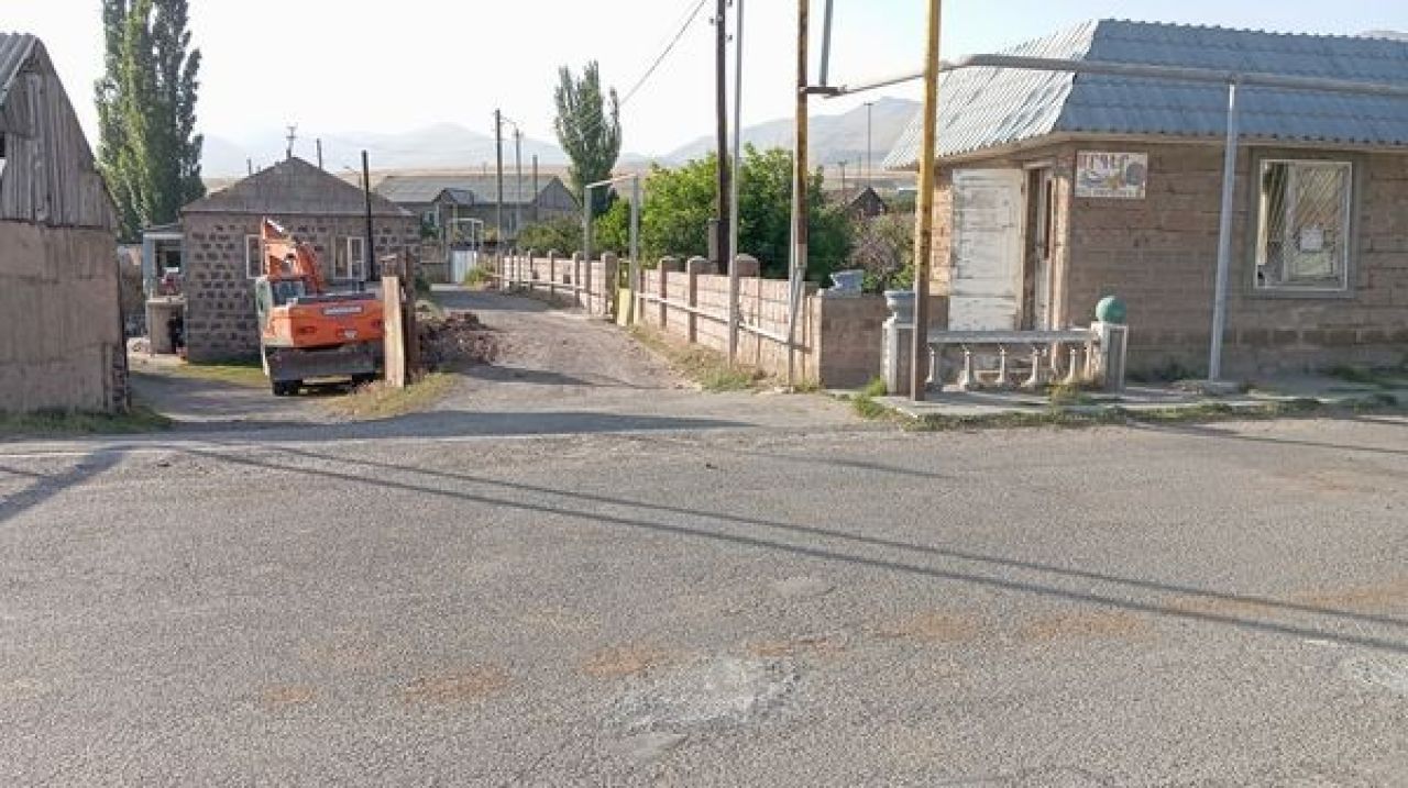 Սևան համայնքի մի շարք բնակավայրերում իրականացվում են փողոցների հիմնանորոգման աշխատանքներ
