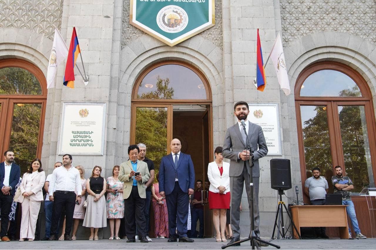 Էկոնոմիկայի փոխնախարարը և ՄԱԿ-ի ՊԳԿ գլխավոր տնօրենը Հայաստանի ագրարային համալսարանում ծանոթացել են նոր ուսումնական տարվա ծրագրերին