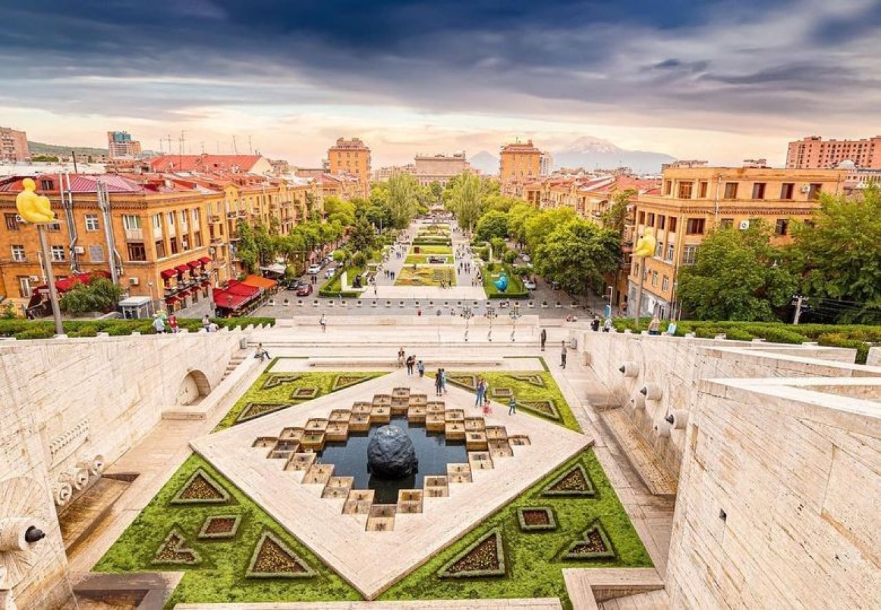 Երևանի քաղաքապետարանը ներկայացնում է Կասկադ համալիրի տարբերակները