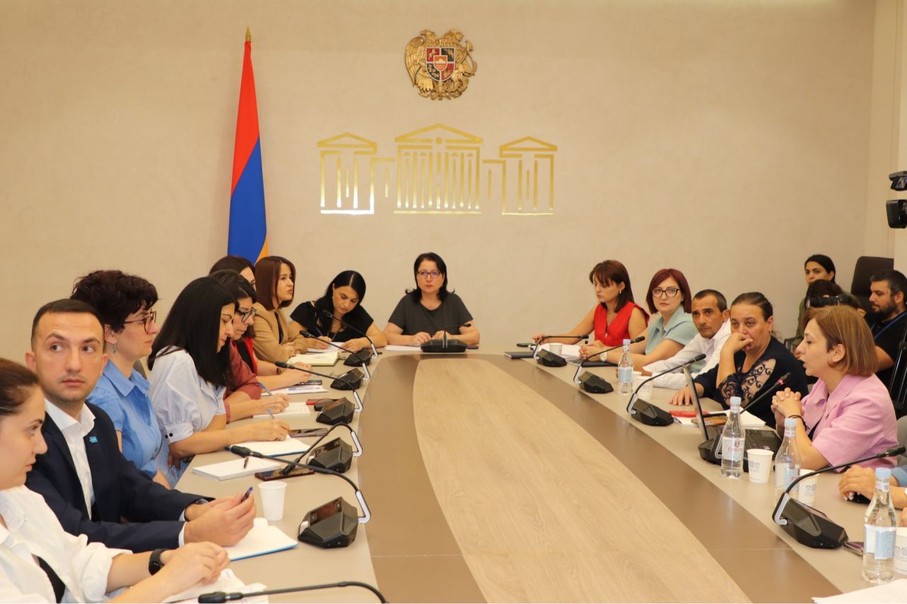 ԱԺ աշխատանքի և սոցիալական հարցերի մշտական հանձնաժողովում հանրային քննարկման է ներկայացվել ընտանիքների անապահովության գնահատման նոր համակարգը