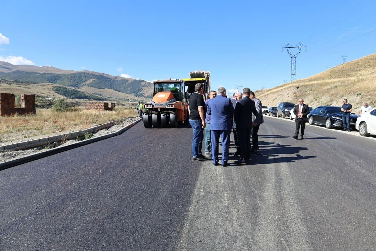 Գնել Սանոսյանը Լոռիում ծանոթացել է աշխատանքների ընթացքին
