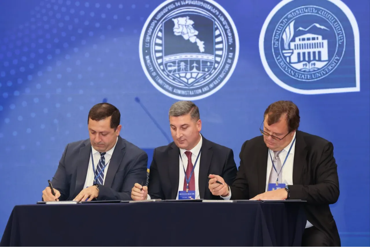 ՀՀ ՏԿԵ նախարարության, Զանգեզուրի պղնձամոլիբդենային կոմբինատի և Երևանի պետական համալսարանի միջև համագործակցության հուշագիր կնքվեց