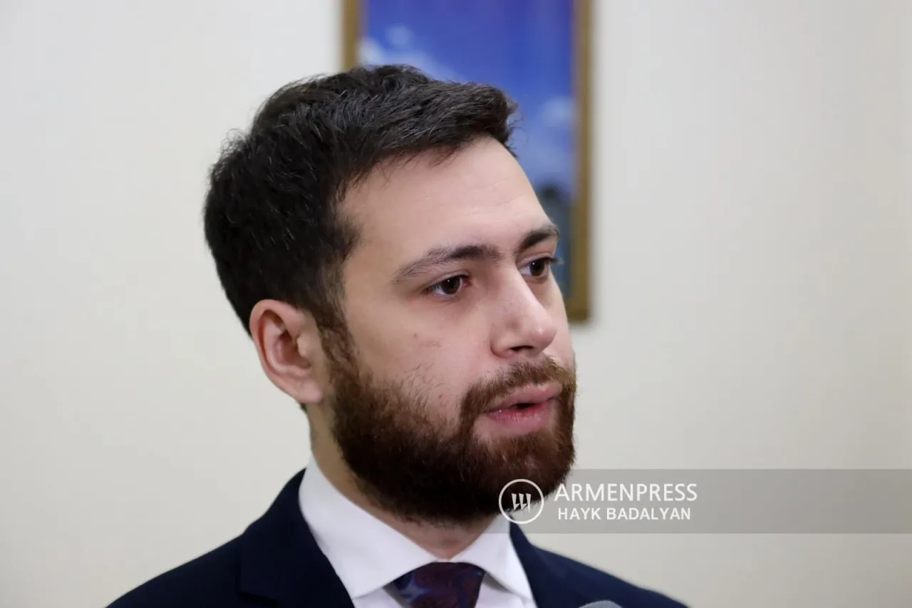 Կարս-Գյումրի երկաթգիծը կարող է նոր դարպաս դառնալ երկու երկրների համար. ՀՀ ԱԳ փոխնախարարի հարցազրույցն Anadolu-ին