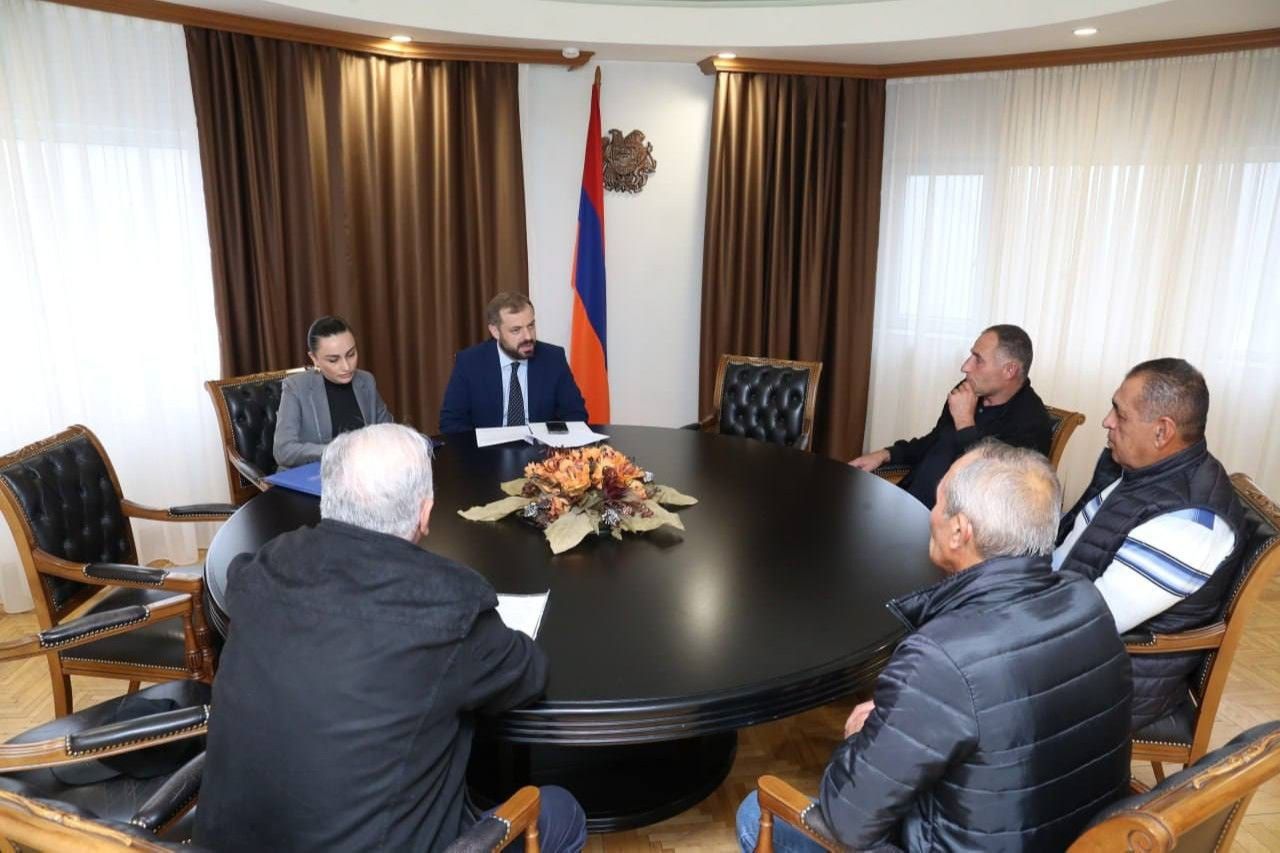 Գևորգ Պապոյանն ընդունել է կարկուտից տուժած Արմավիրի մարզի մի շարք համայնքների հողօգտագործողներին