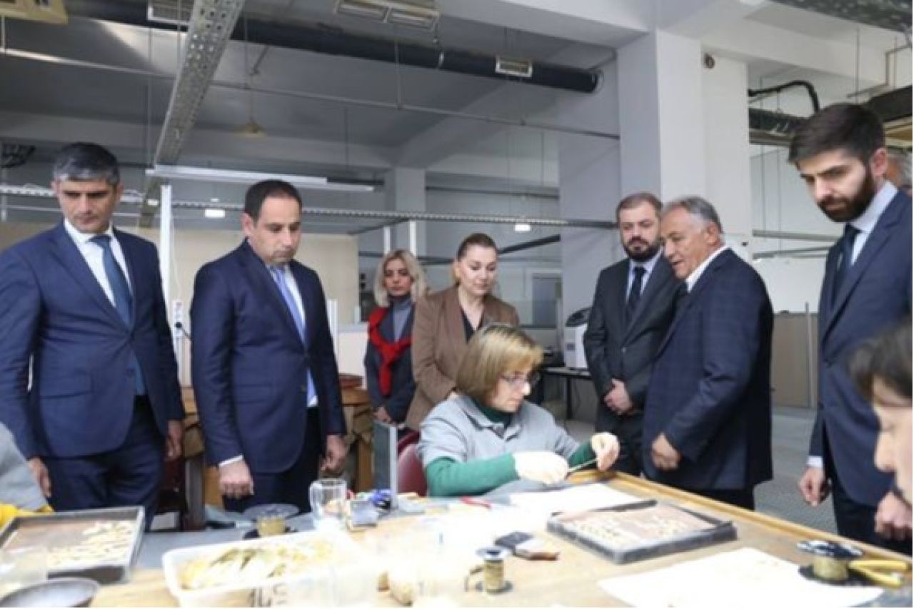 Էկոնոմիկայի նախարարը Մուսալեռում ոսկու գործարան է այցելել