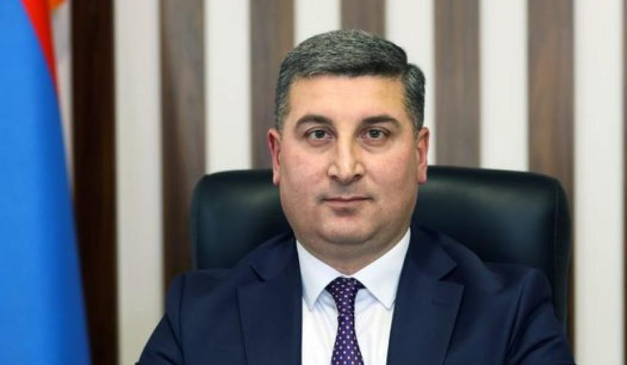 Ինչու հեռացավ Սանոսյանը՝ Փաշինյանը ակնարկել է