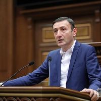 Բ․ Թունյան․ Տաքսիստները կարող են աշխատել օդանավակայանից դուրս