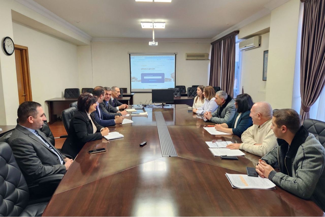 Արարատի մարզպետի աշխատակազմի ներկայացուցիչների և նախագծողների հետ քննարկվել է urban.e-gov.am հարթակով քաղաքաշինական թույլտվությունների տրամադրման գործընթացը