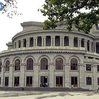 Նոր լուսավորություն Օպերայի և բալետի ազգային ակադեմիական թատրոնի շենքի համար