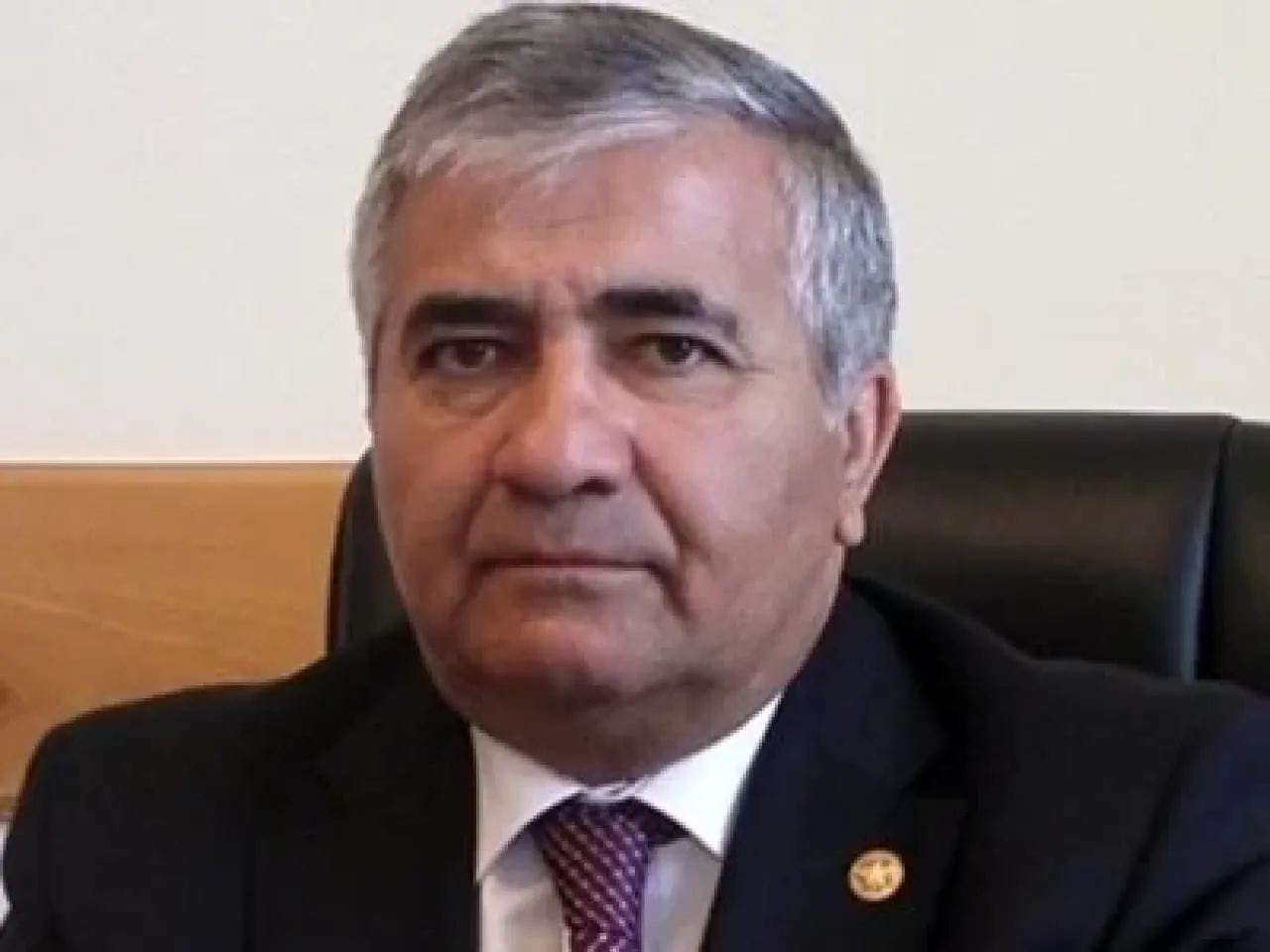 Դատախազությունը պահանջում է Վանաձորի նախկին քաղաքապետ Սամվել Դարբինյանից բռնագանձել 7 անշարժ գույք, 165 միլիոն դրամ