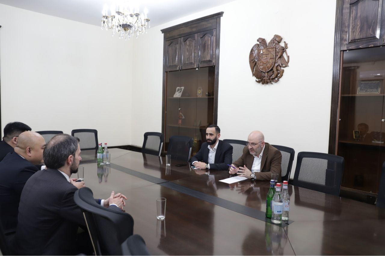 Դավիթ Առուշանյանը հյուրընկալել է չինական «Ցզյացզի» ընկերության ներկայացուցիչներին