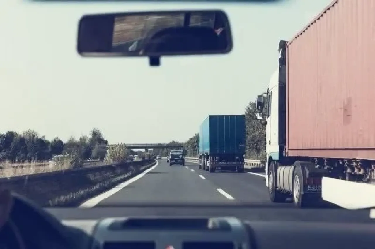 «Փաստ». Կսահմանվի բեռնատար ավտոմոբիլների երթևեկության թույլտվության մեկ ձև ՀՀ բոլոր բնակավայրերի համար