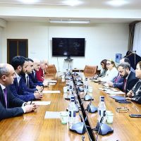 ՀՀ էկոնոմիկայի նախարար Գևորգ Պապոյանը հանդիպել է Հայաստանի շինարարների միության անդամների հետ