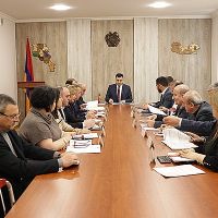 Այսօր Արմավիրի մարզպետ Արգիշտի Մեխակյանն անցկացրեց հերթական աշխատանքային խորհրդակցությունը