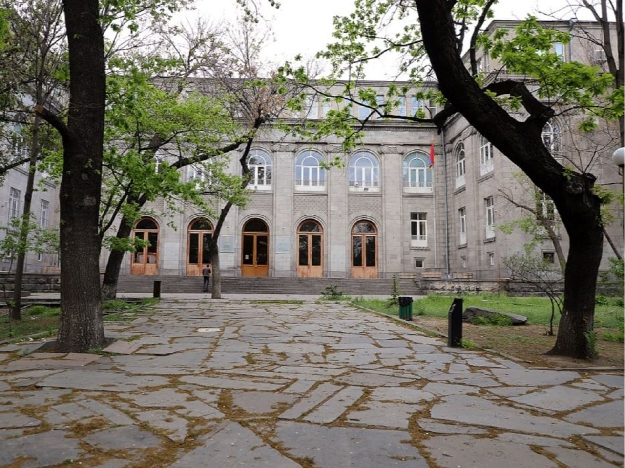 «Հայաստանի ազգային ագրարային համալսարան» հիմնադրամի ռեկտորի (տնօրենի) թափուր պաշտոնի համալրման բաց մրցույթ