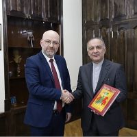 ՀՀ-ի հետ առևտրային կապերը գնալով ամրապնդվում են․ ՀՀ-ում Իրանի դեսպանը՝ Շիրակի մարզպետի հետ հանդիպմանը