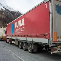 Վերին Լարսում կուտակված է 619 հայկական մեքենա