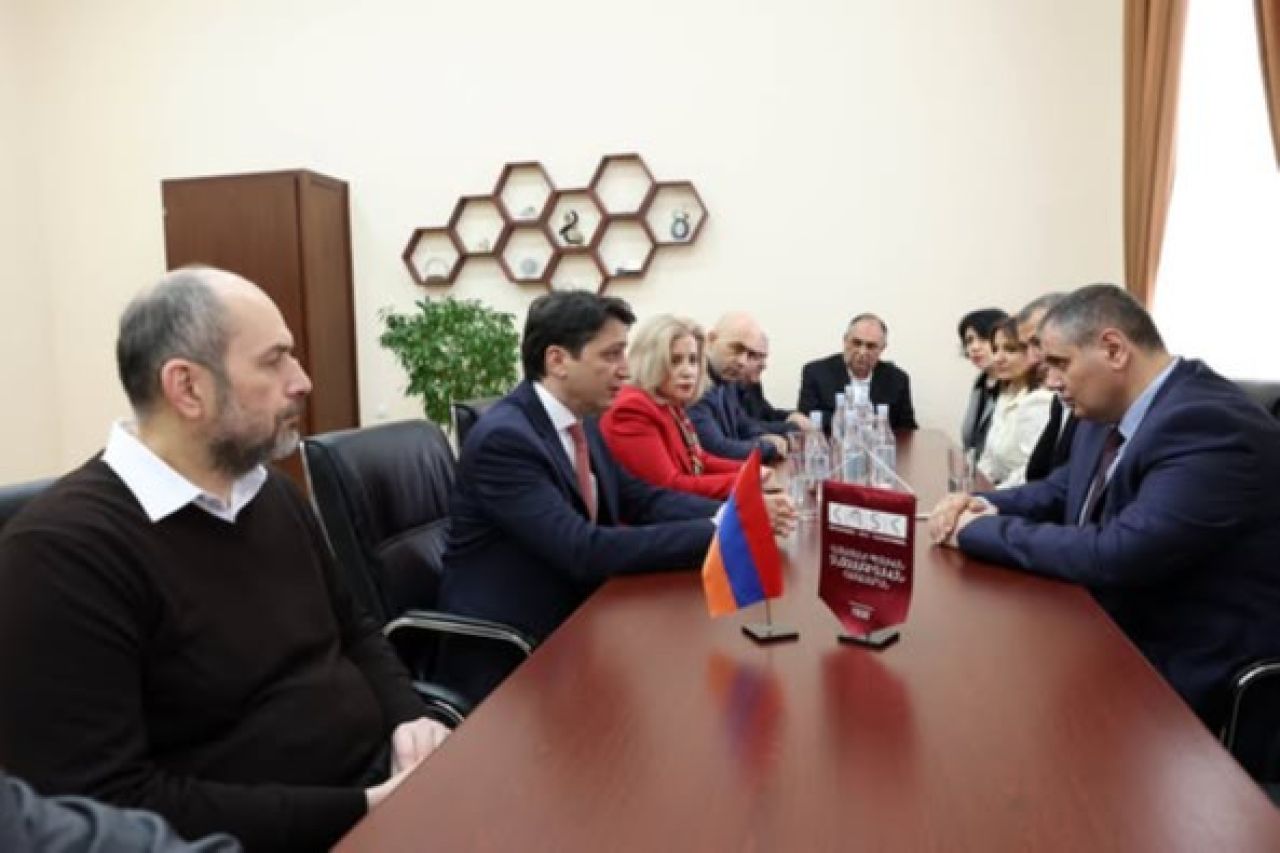 ՀՀ ֆինանսների նախարար Վահե Հովհաննիսյանը և ՀՊՏՀ ռեկտոր Արմեն Գրիգորյանը ստորագրել են համագործակցության հուշագիր