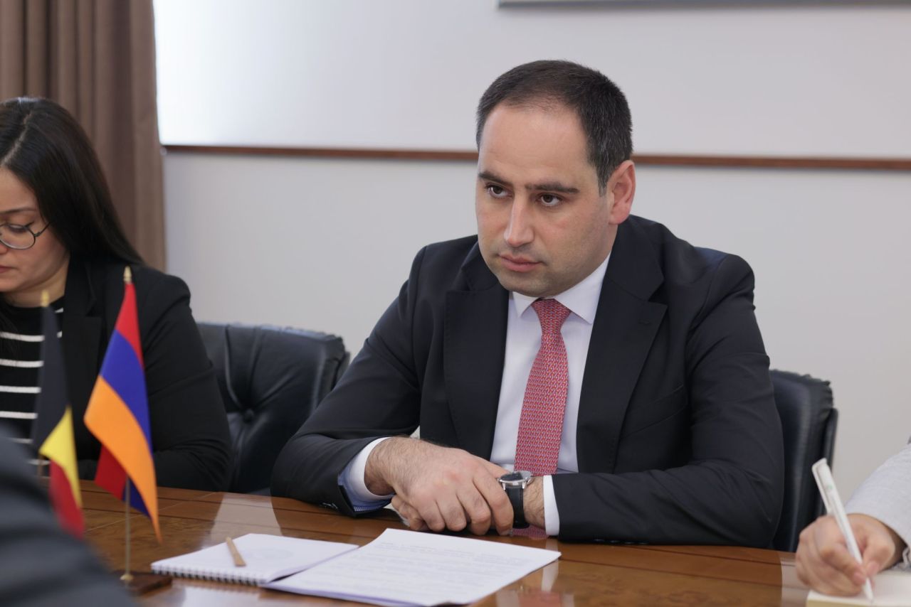 ՀՀ ՏԿԵ նախարար Դ․ Խուդաթյանն այսօր ընդունել է ՀՀ-ում Բելգիայի Թագավորության արտակարգ և լիազոր դեսպան Էրիկ դե Մույնքին
