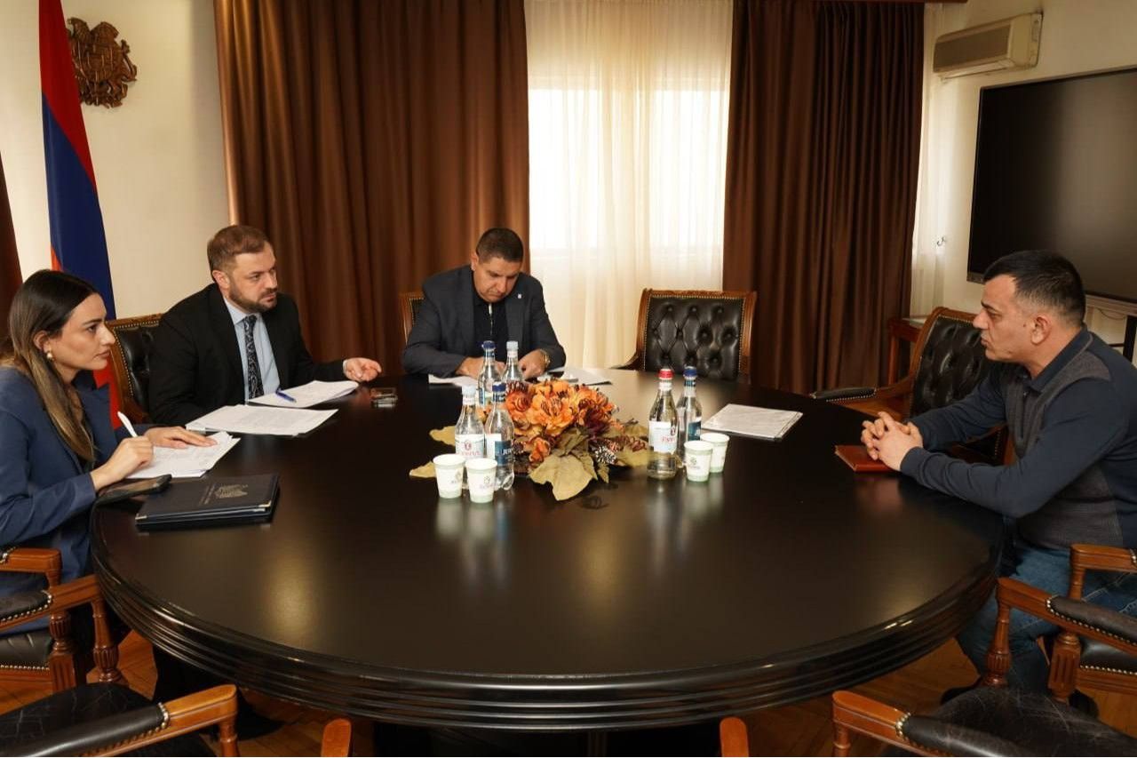 Էկոնոմիկայի նախարարը հանդիպել է քաղաքացիների հետ