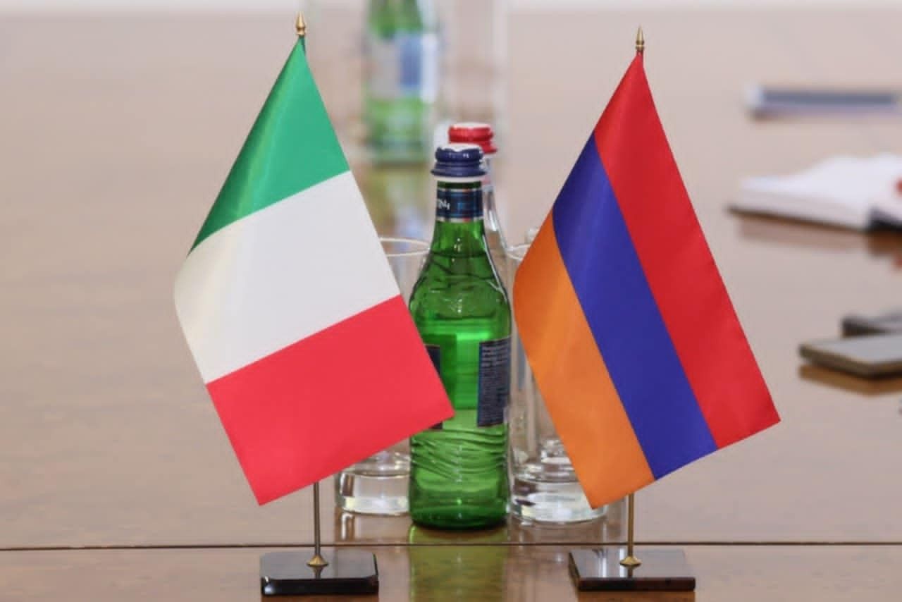 Դավիթ Խուդաթյանն ընդունել է Հայաստանի Հանրապետությունում Իտալիայի Հանրապետության դեսպան Ալեսսանդրո Ֆերրանտիին։