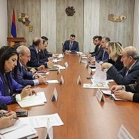 ՀՀ Արմավիրի մարզպետ Արգիշտի Մեխակյանն այսօր աշխատանքային խորհրդակցություն է անցկացրել